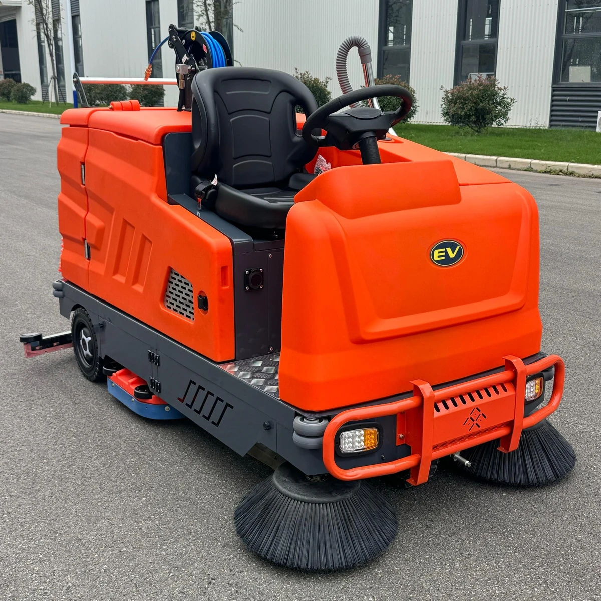 HF-COMBI-1450 Ride-On Sweeper Scrubber